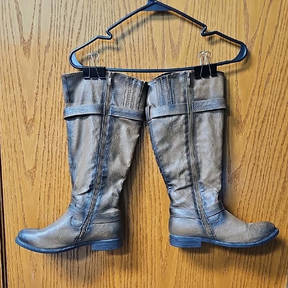 Source Unknown Taupe Heeled Boots